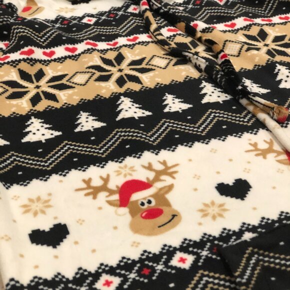 No Boundaries Women's Christmas Reindeer Plush Pullover Hoodie - Picture 4 of 14